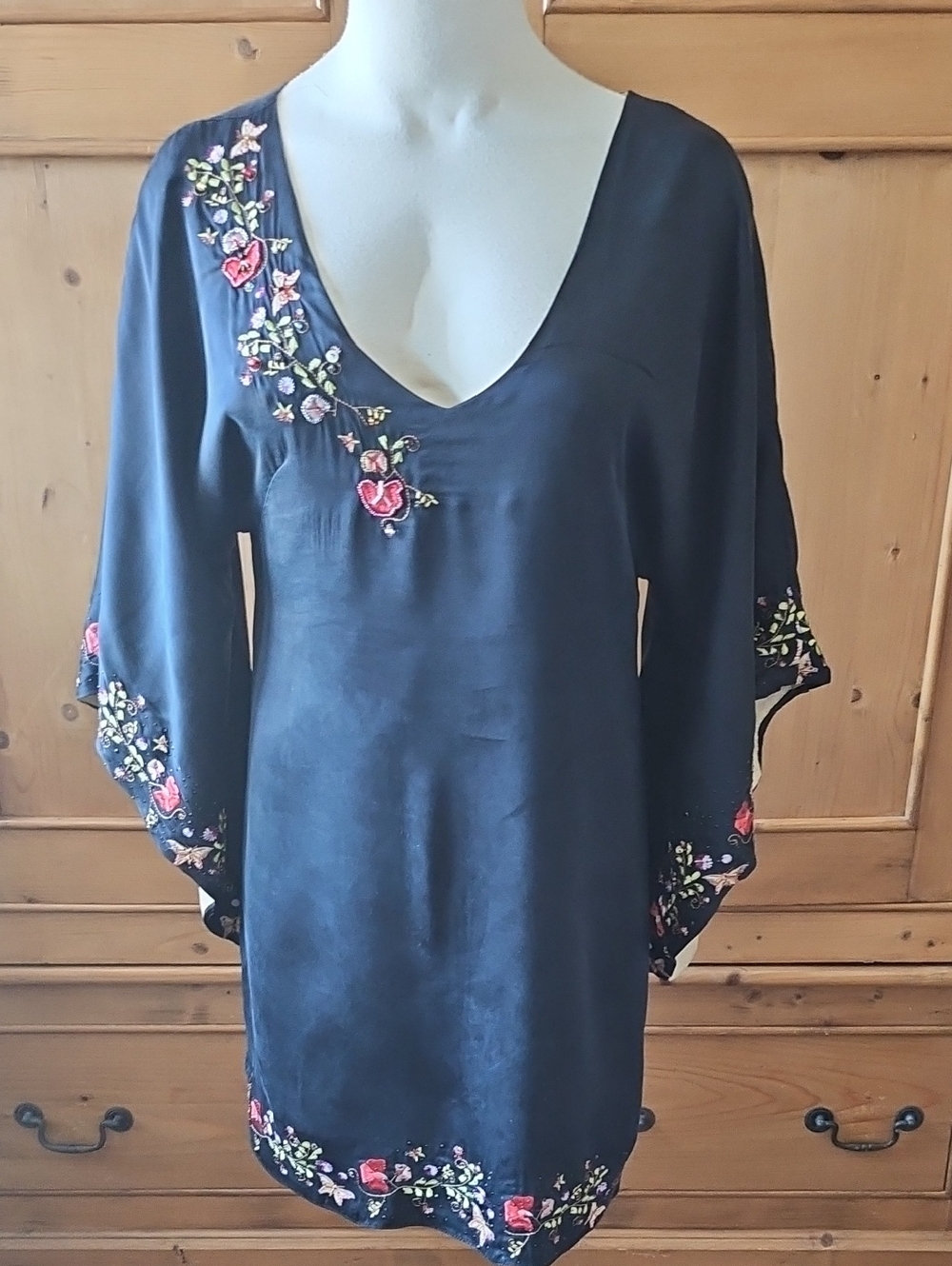 Meghan Los Angeles Silk Enbriidered Mini Dress Size 2